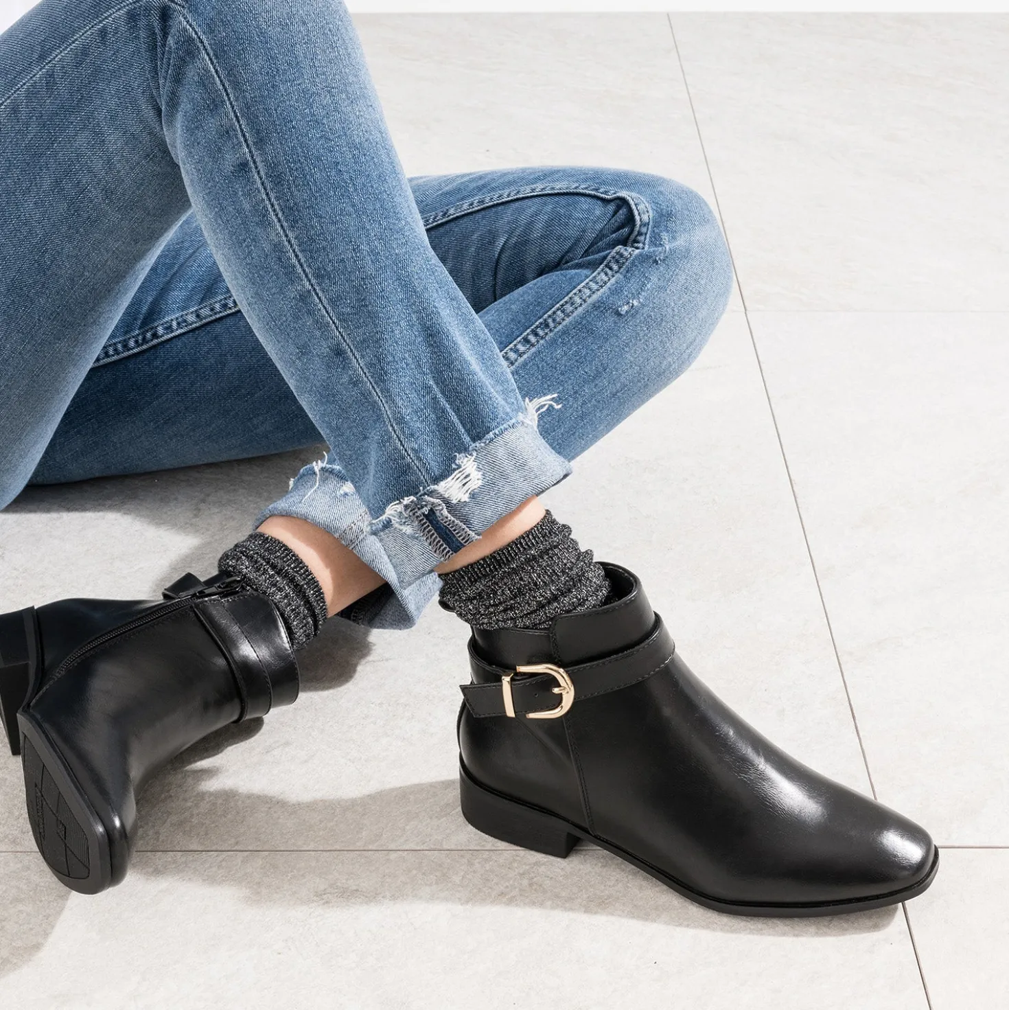 Boots noir avec bride cheville