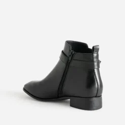 Boots noir avec bride cheville