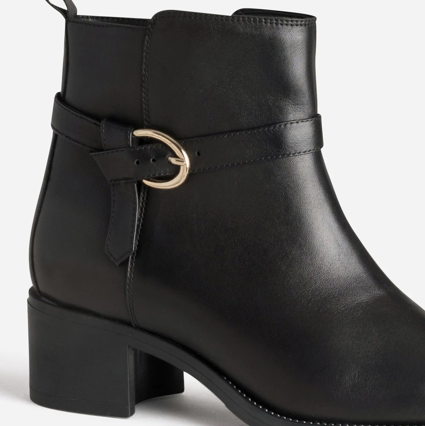 Boots noir cuir bride fantaisie