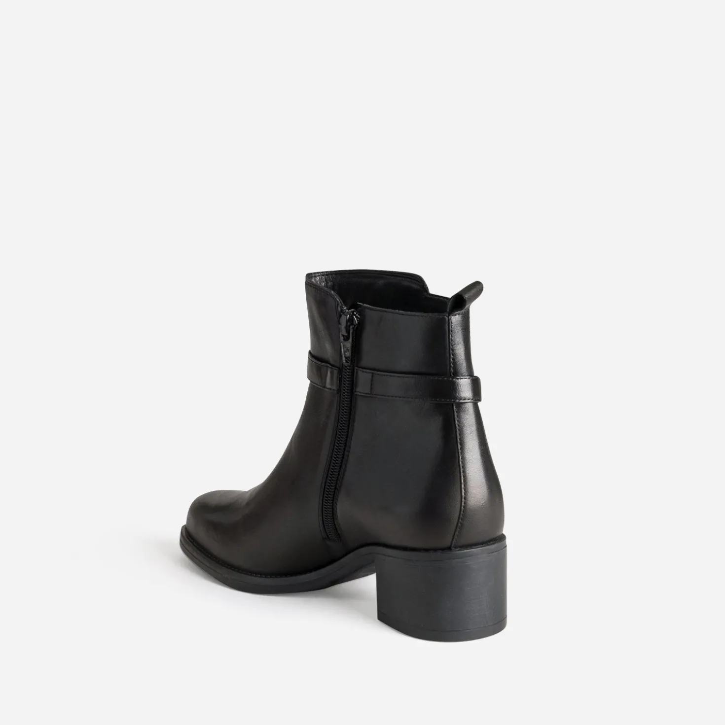 Boots noir cuir bride fantaisie