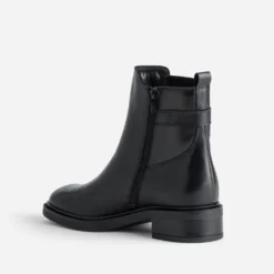 Boots noir cuir décor boucle
