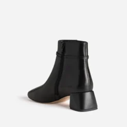 Boots noir cuir fine bride