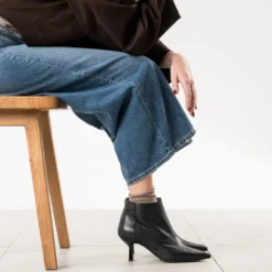 Boots noir cuir kitten-heel