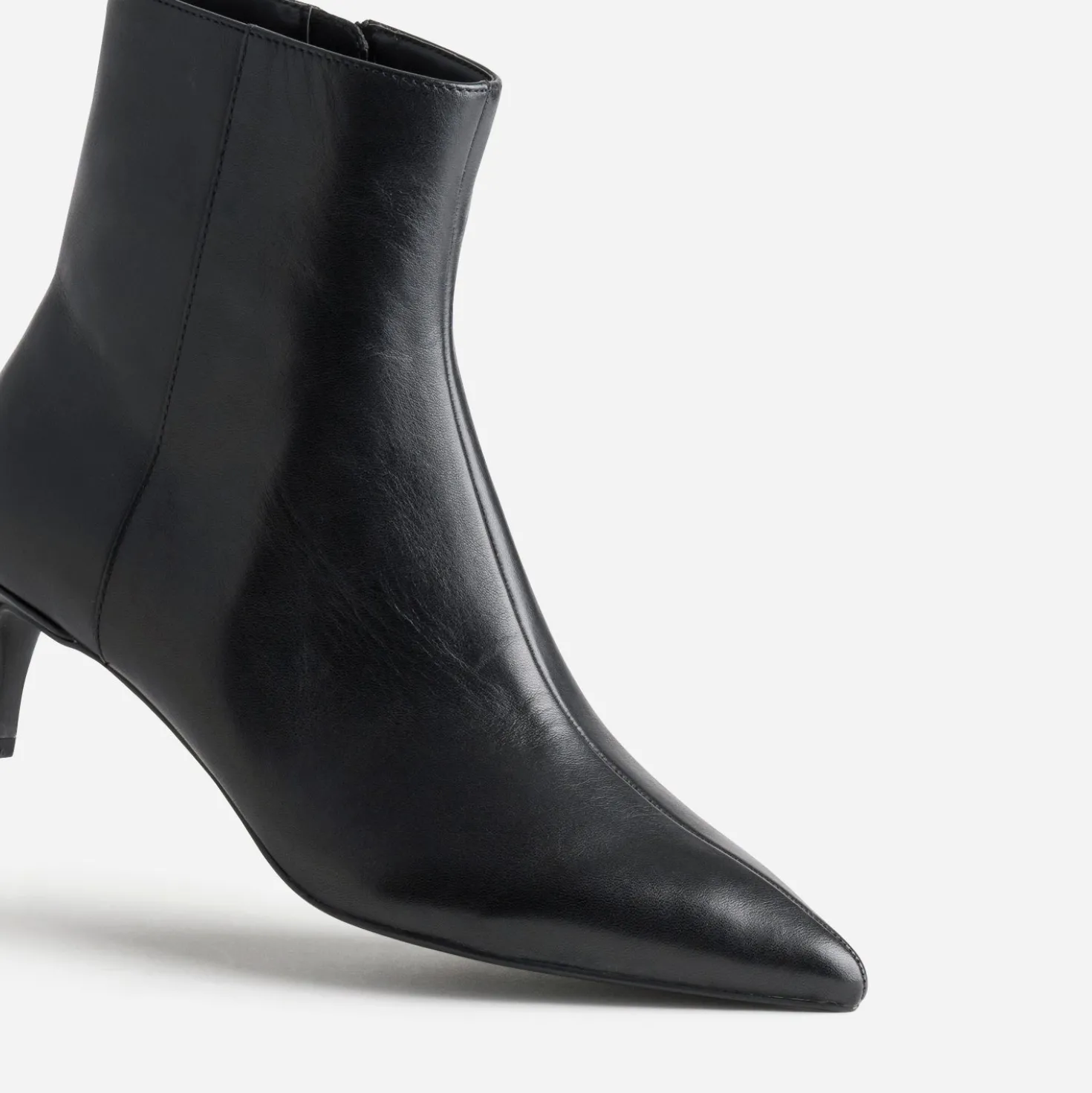 Boots noir cuir kitten-heel
