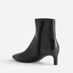 Boots noir cuir kitten-heel