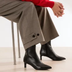 Boots noir cuir kitten-heel