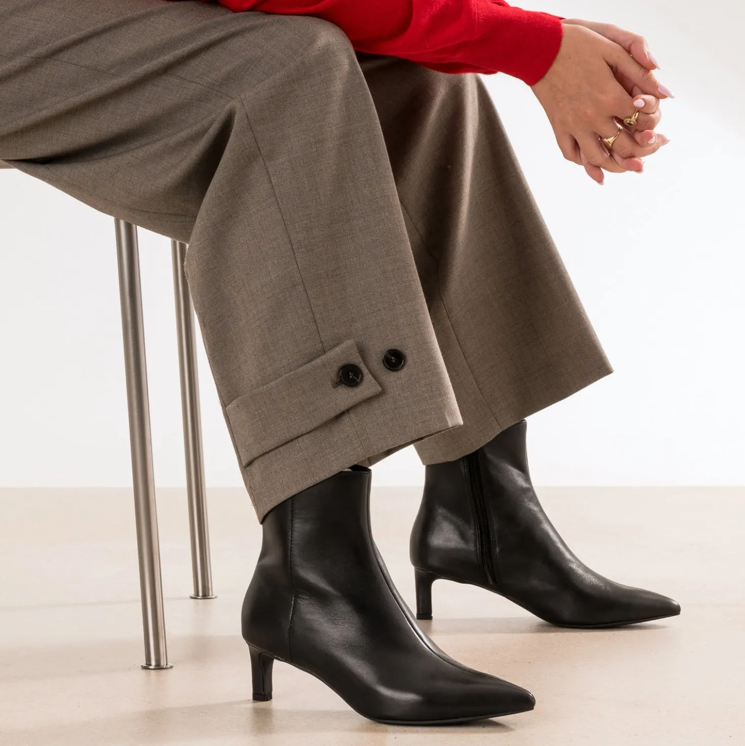 Boots noir cuir kitten-heel