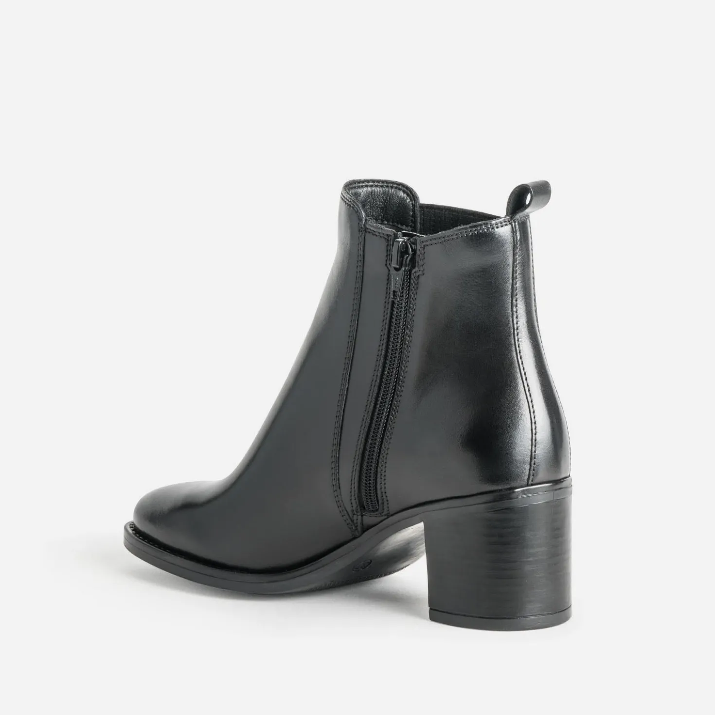 Boots noir cuir à talon