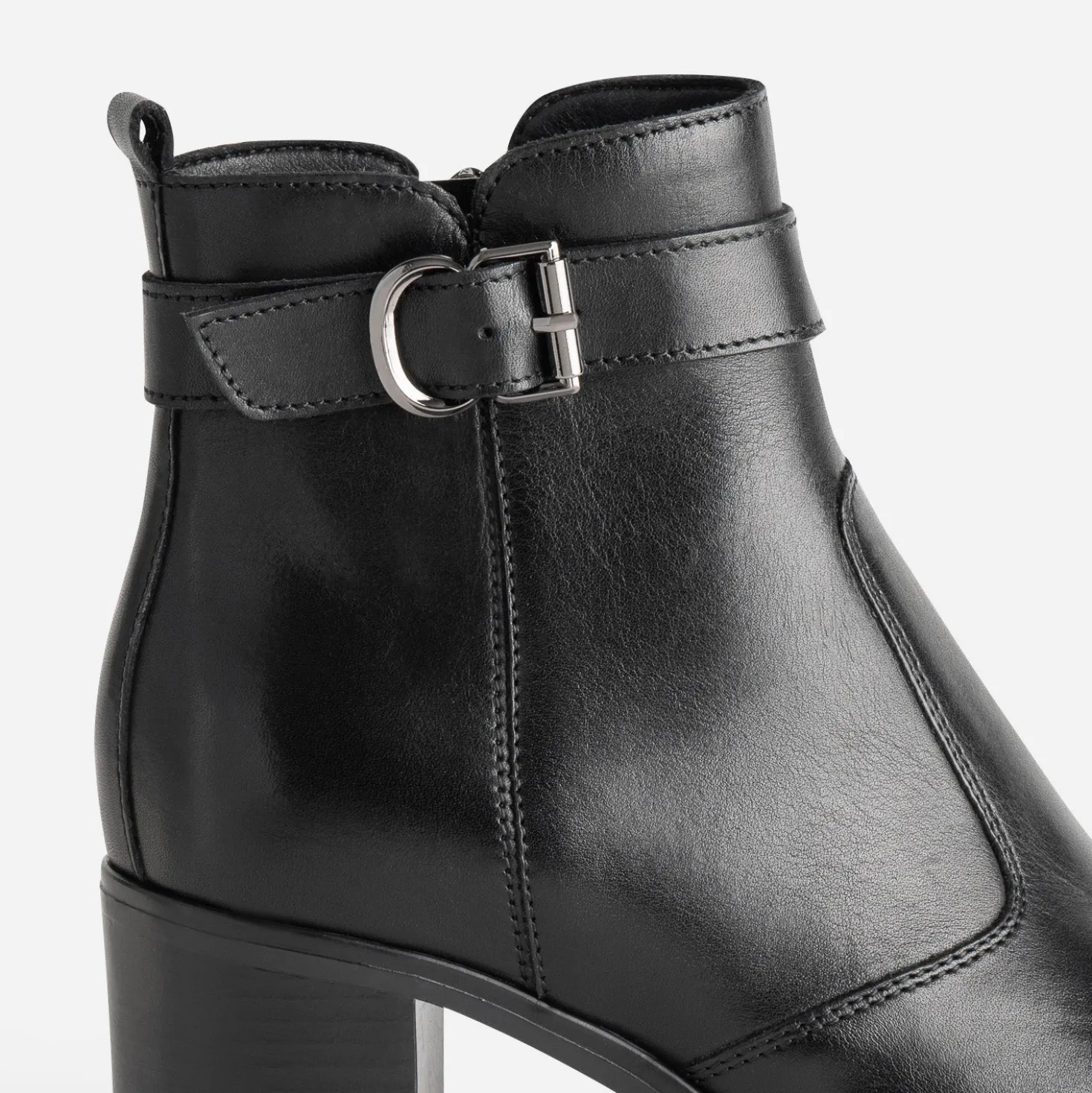 Boots noir cuir à talon