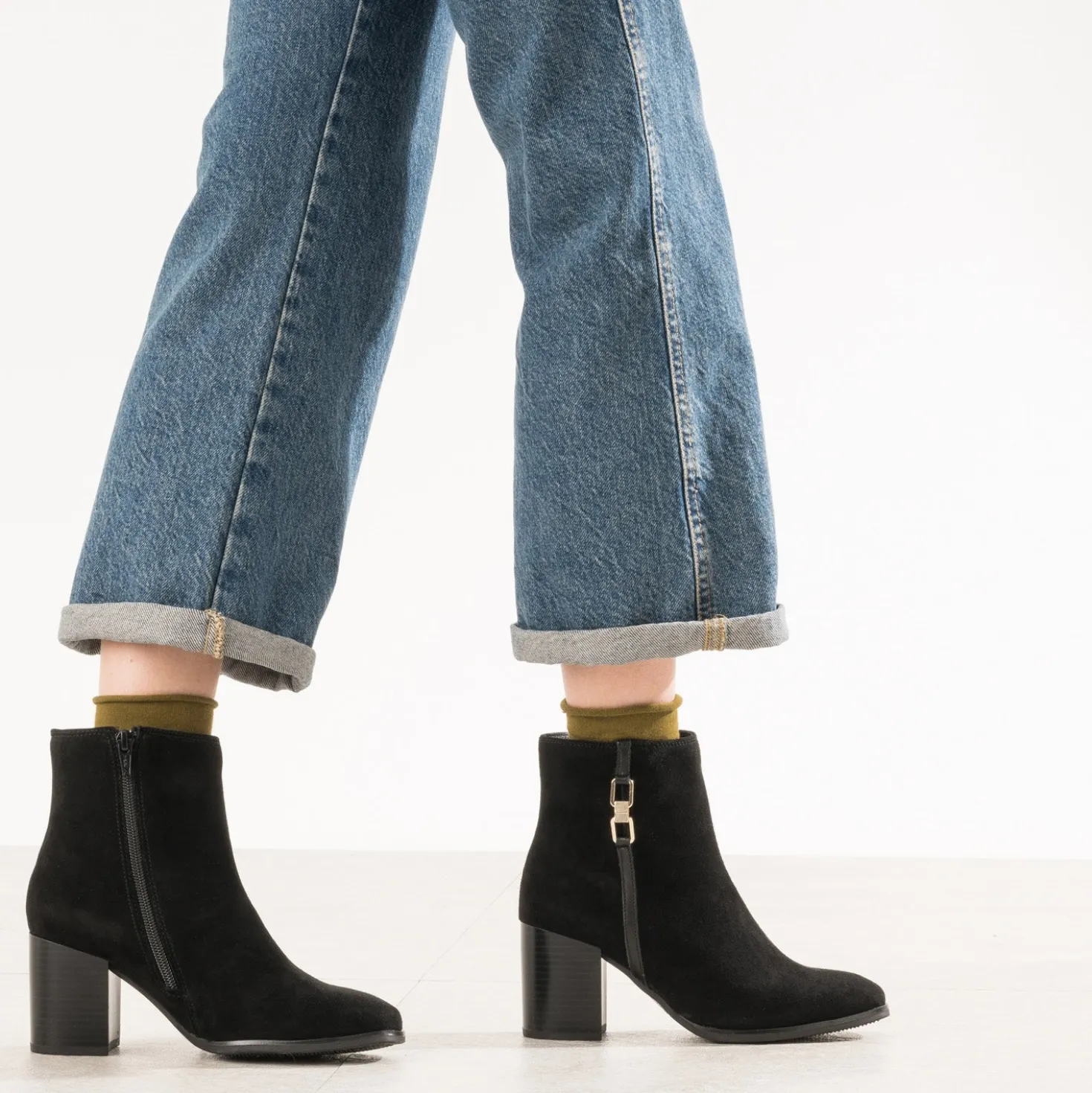 Boots noir cuir velours anneaux fantaisie