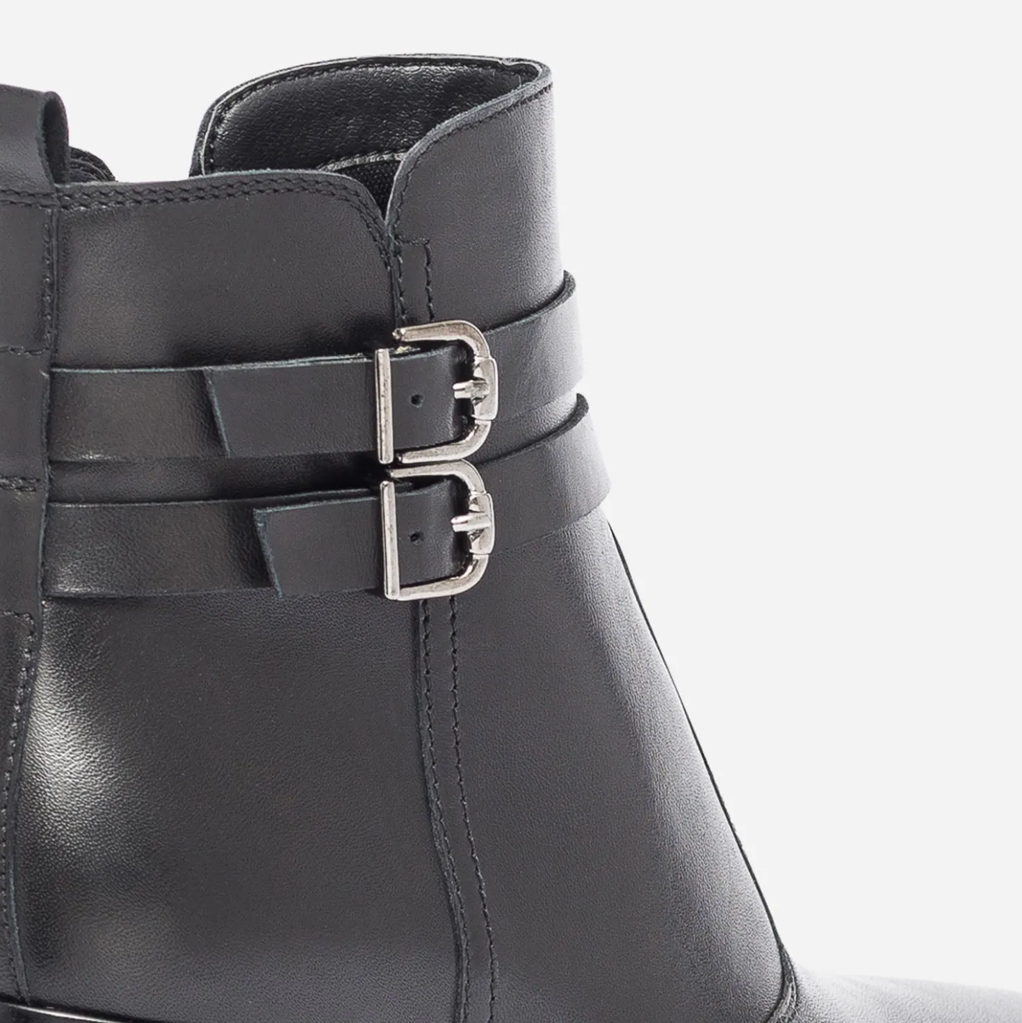 Boots noir en cuir éco-conçu