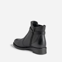 Boots noir en cuir détail effet python