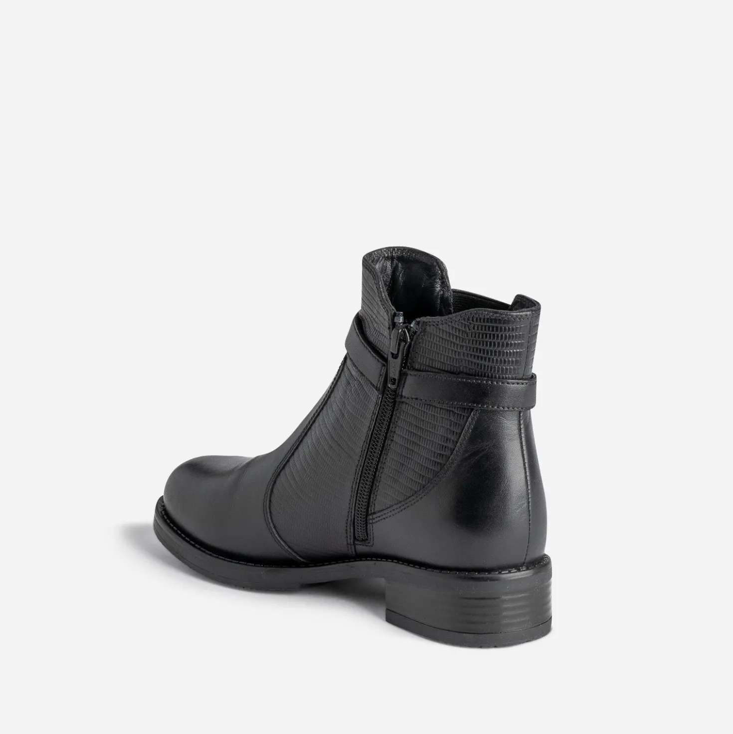 Boots noir en cuir détail effet python