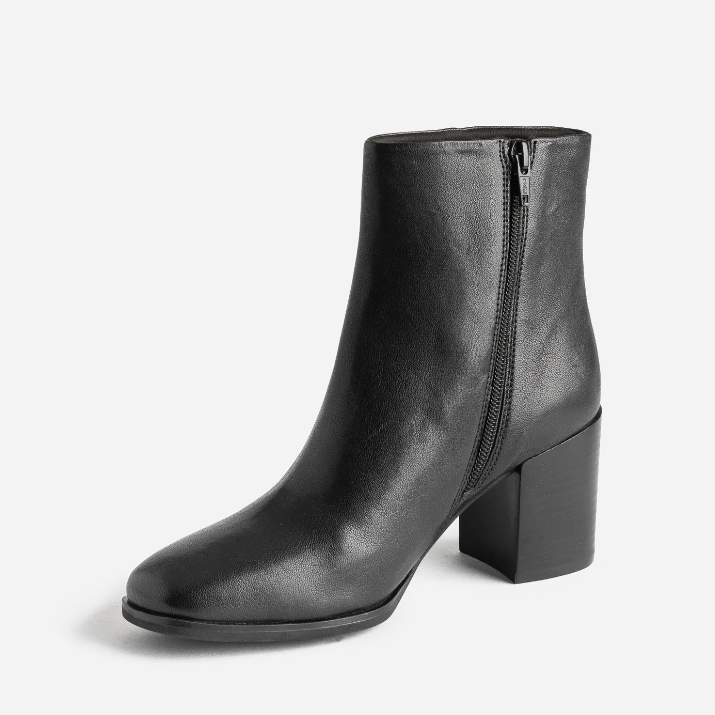 Boots noir en cuir à talon