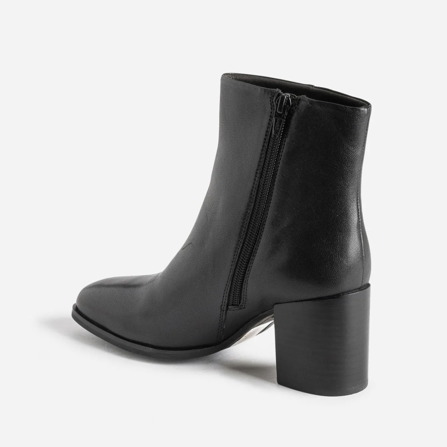 Boots noir en cuir à talon