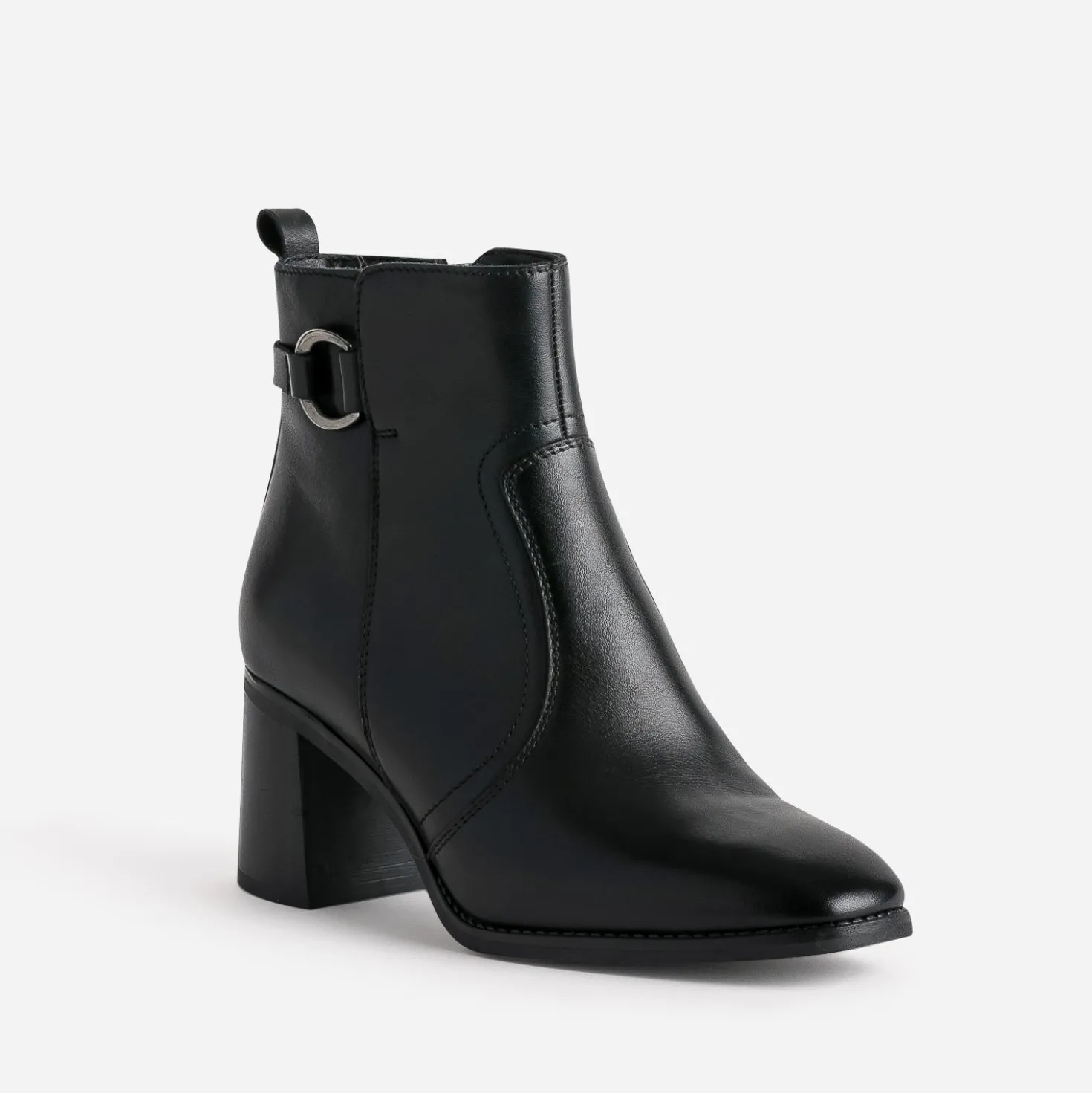 Boots noir en cuir à talon