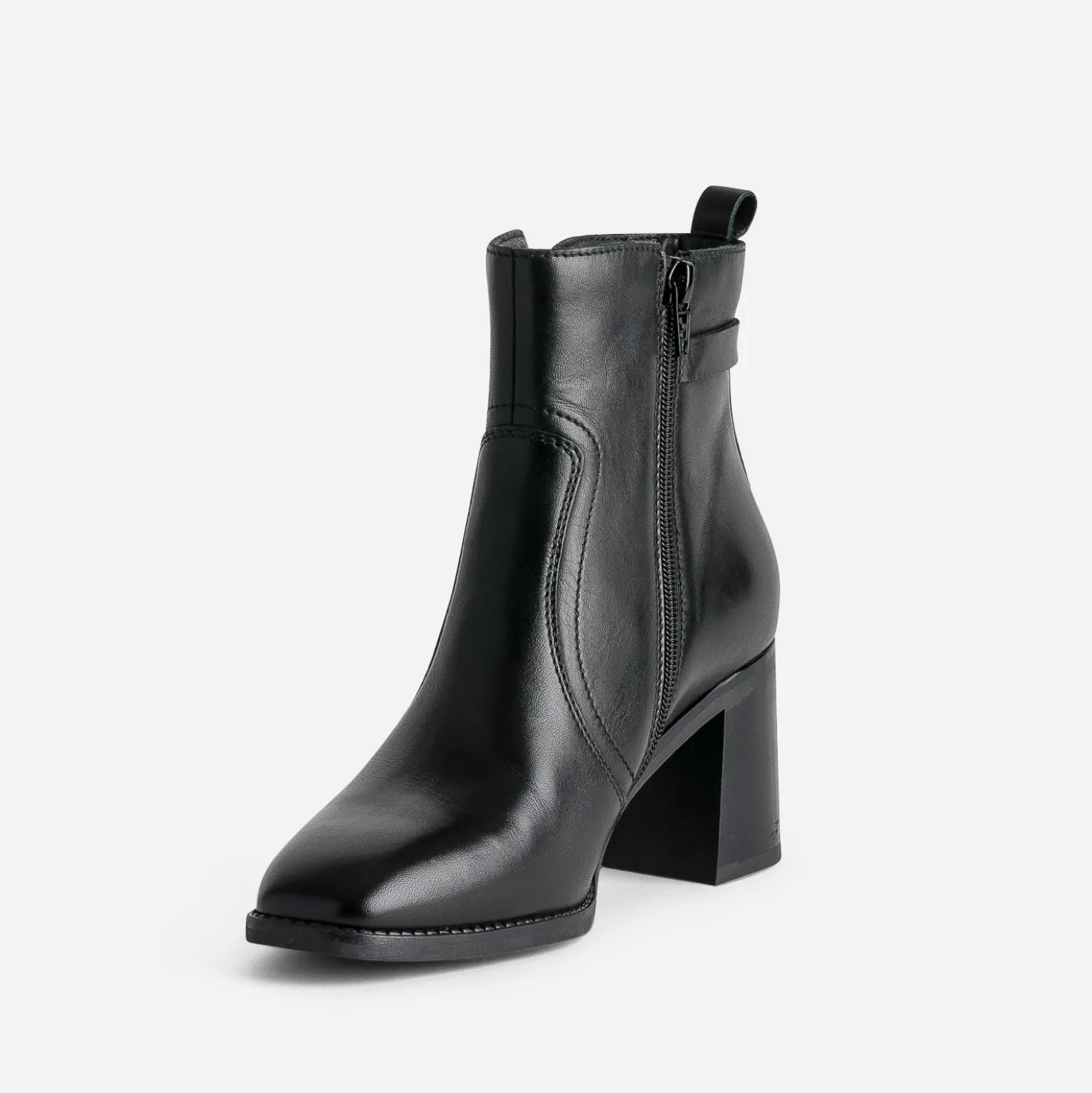 Boots noir en cuir à talon