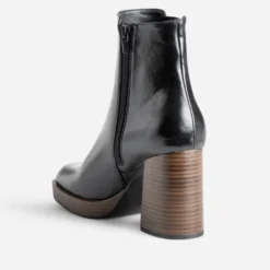 Boots noir à talon esprit rétro