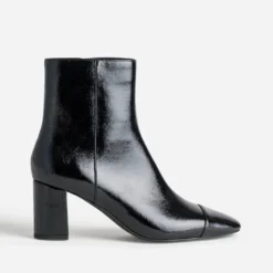 Boots noir verni avec bout droit