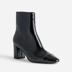 Boots noir verni avec bout droit