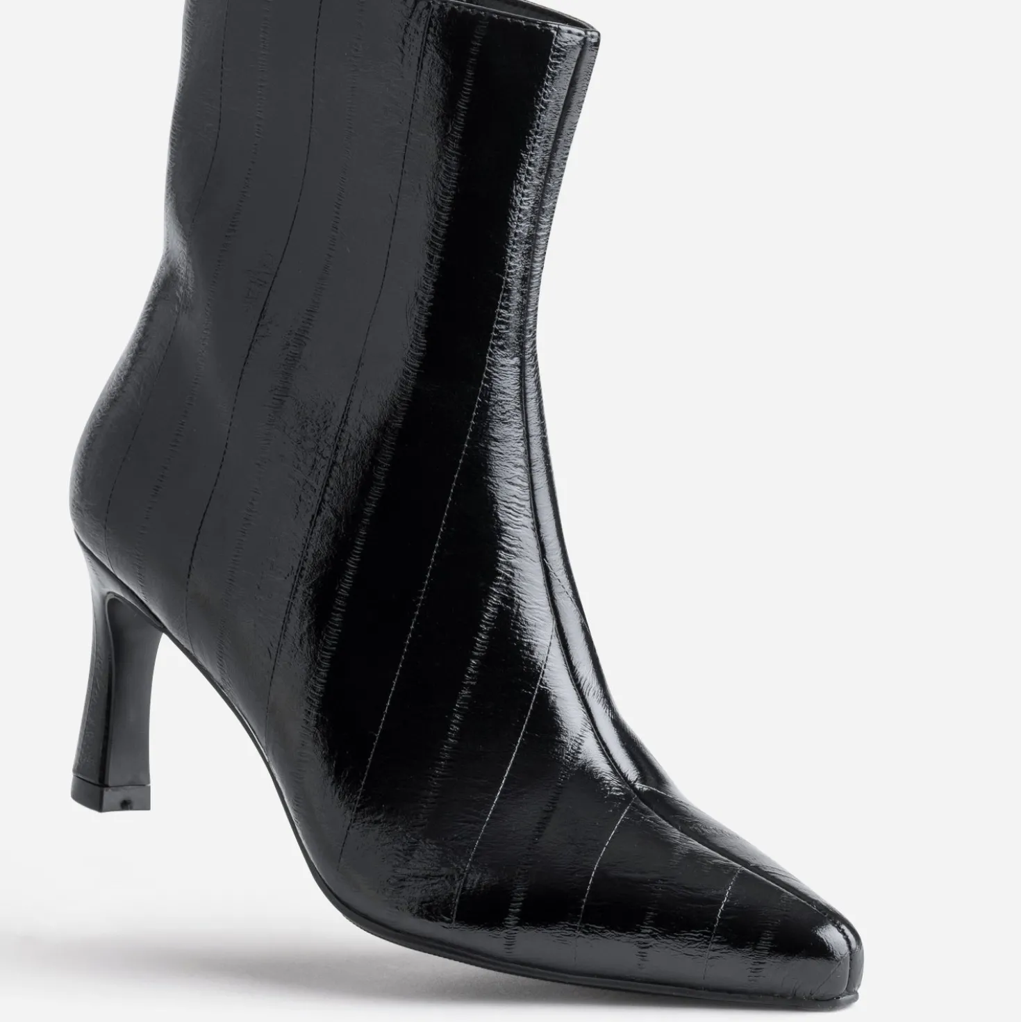 Boots noir verni effet rayures