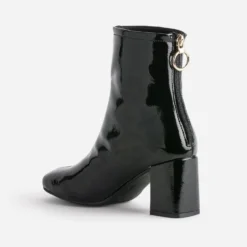 Boots noir verni à zip arrière