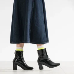 Boots noir verni à zip arrière
