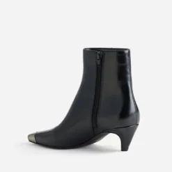 Boots à petit talon noir cuir bout métallisé