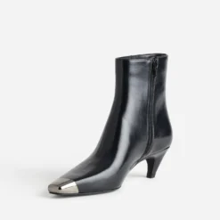 Boots à petit talon noir cuir bout métallisé