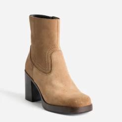Boots à talon camel en cuir velours