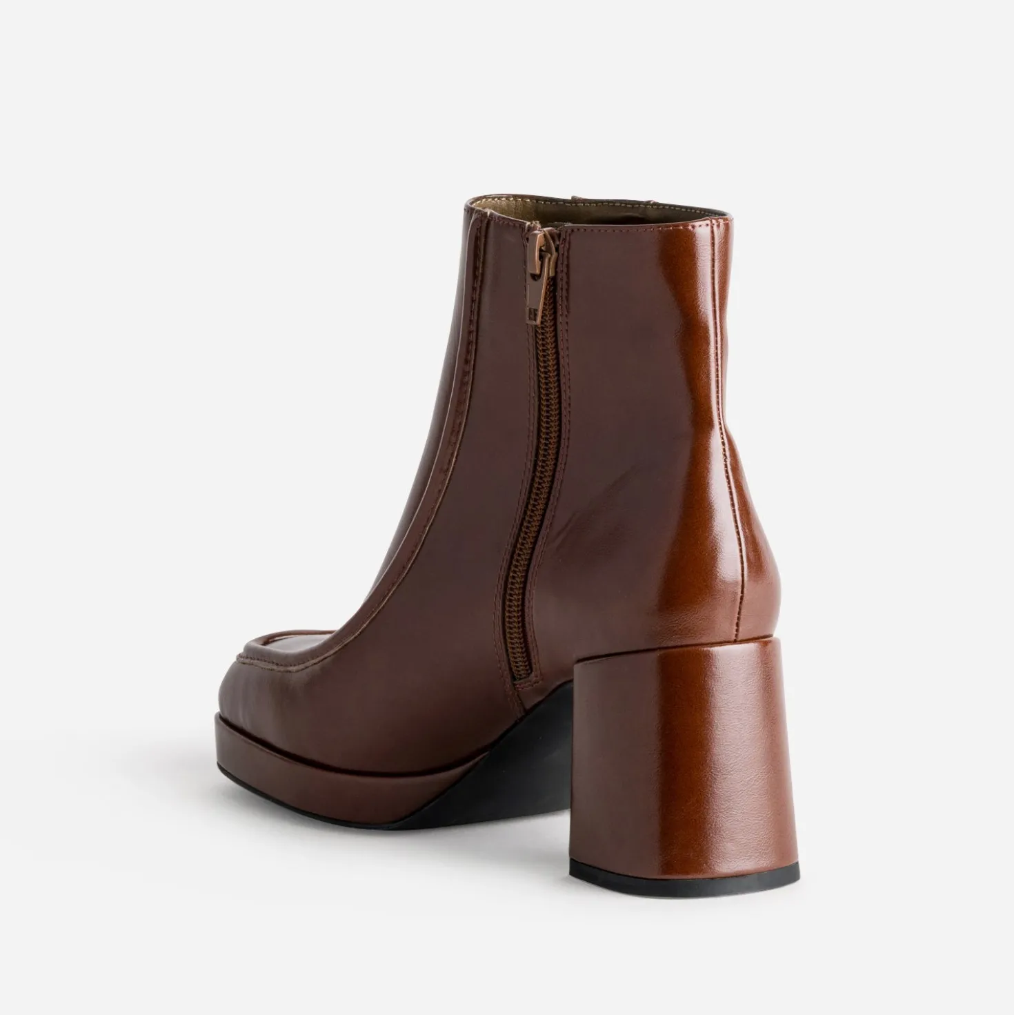 Boots à talon cognac bout carré