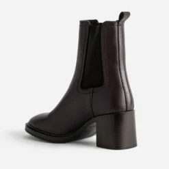 Boots talon en cuir marron