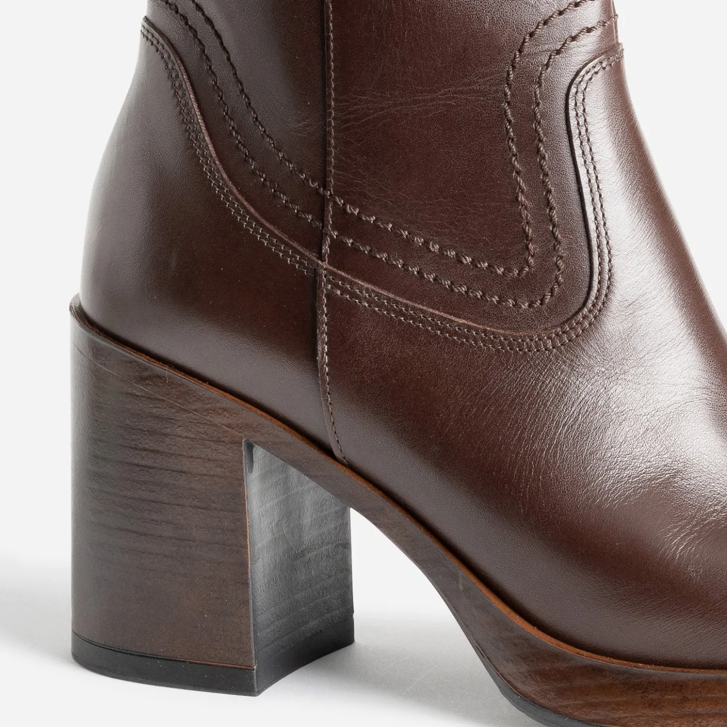 Boots à talon marron en cuir