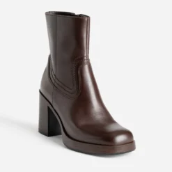 Boots à talon marron en cuir