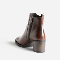 Boots à talon marron en cuir