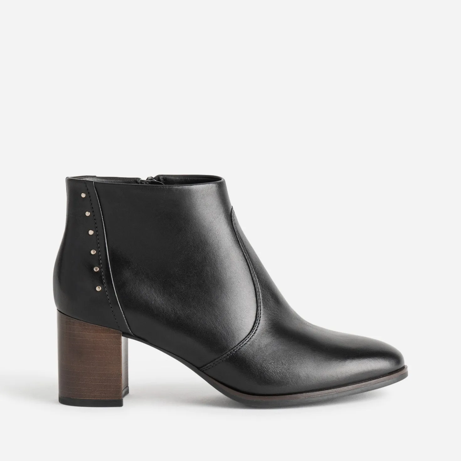 Boots à talon noir cuir détails clous