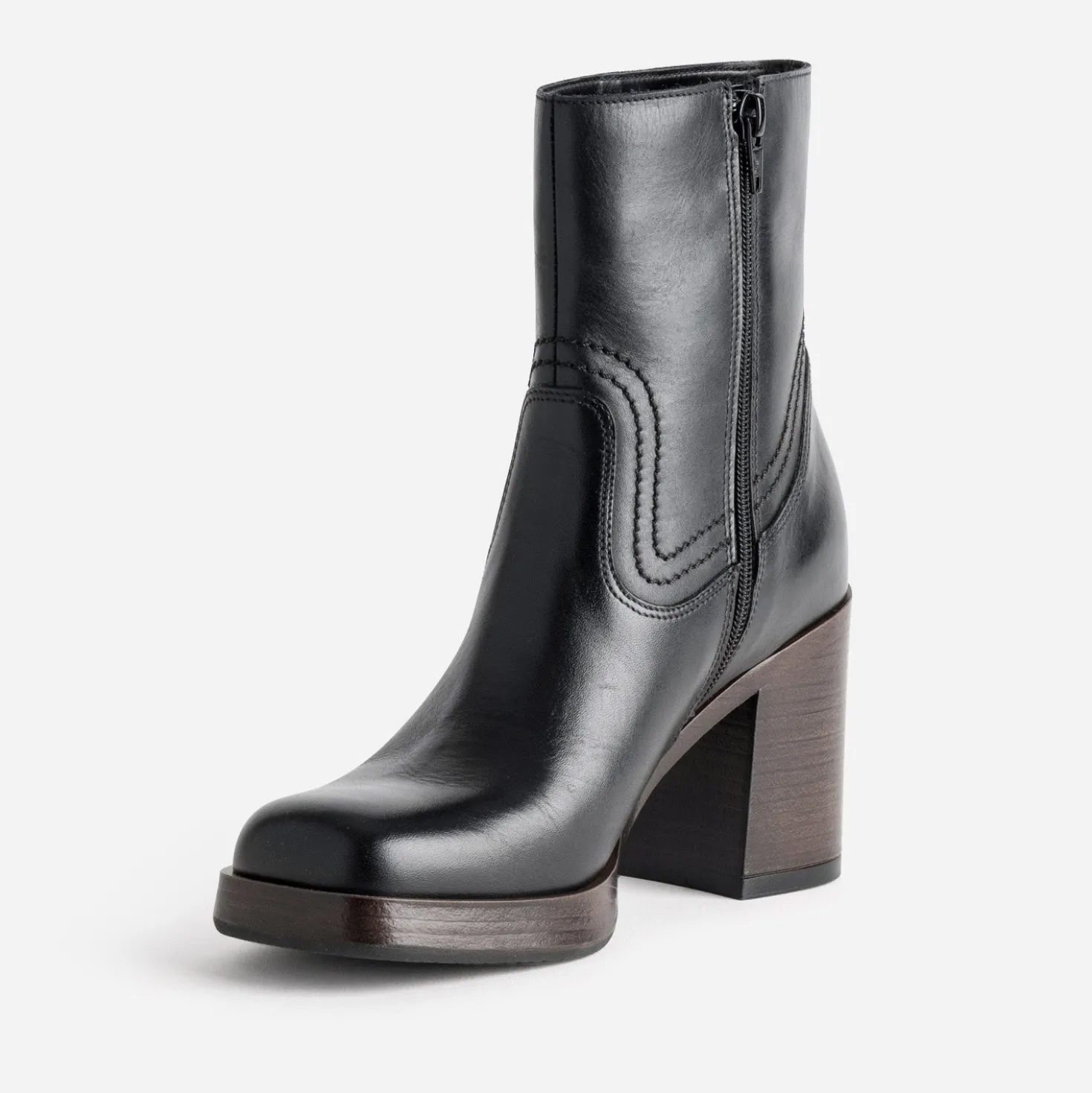 Boots à talon noir en cuir