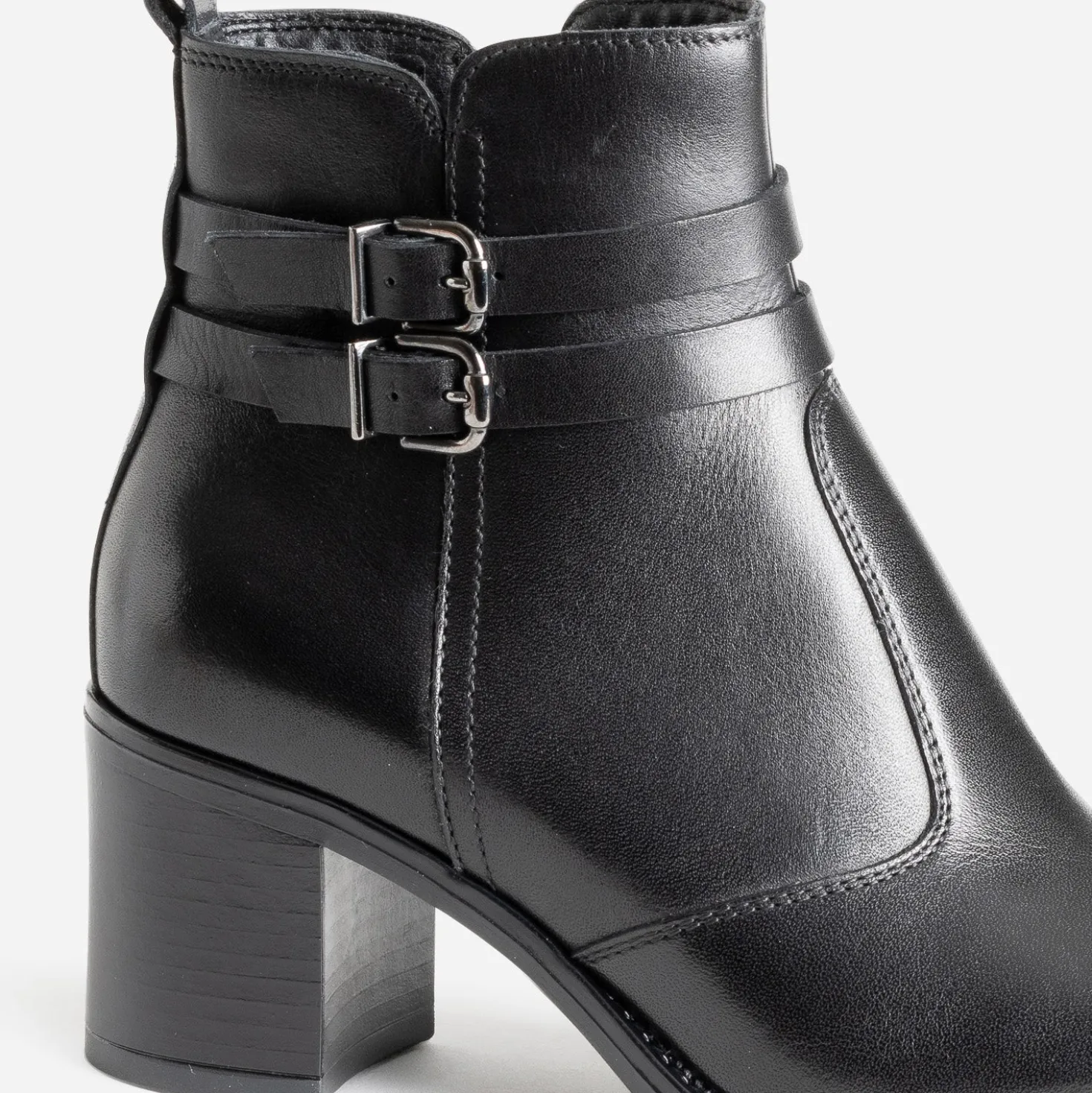 Boots à talon noir en cuir avec double bride