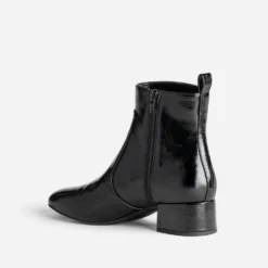 Boots à talon noir verni