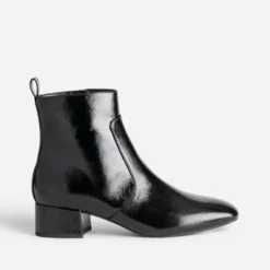 Boots à talon noir verni