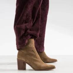 Boots à talon taupe cuir velours