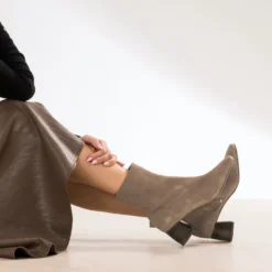 Boots taupe cuir velours