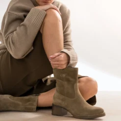 Boots taupe cuir velours
