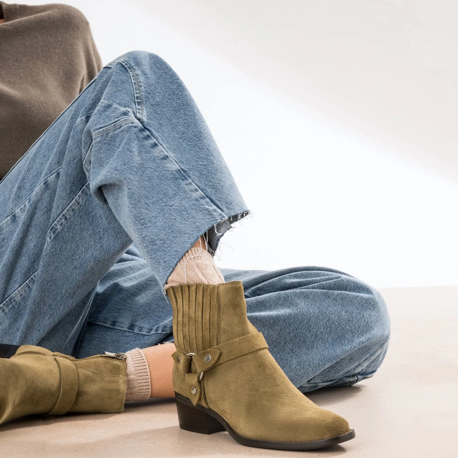 Boots taupe cuir velours esprit motard