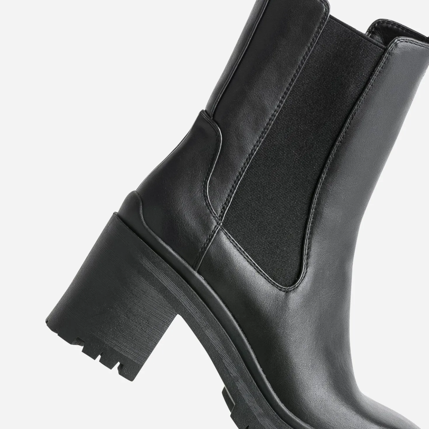 Boots TEXTO noir à semelle crantée