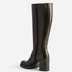 Botte marron cuir mollet large