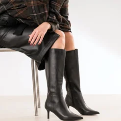 Botte noir cuir talon fin