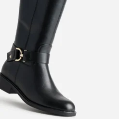 Botte noire boucle cheville