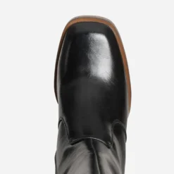Botte noire éco-conçue à plateforme