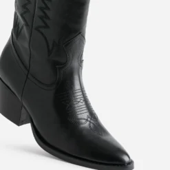 Botte noire cuir éco-conçue esprit santiag